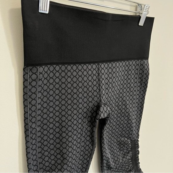 Lululemon In The Flow Crop II Seamless Leggings Heathered Deep Coal Black - Picture 9 of 13